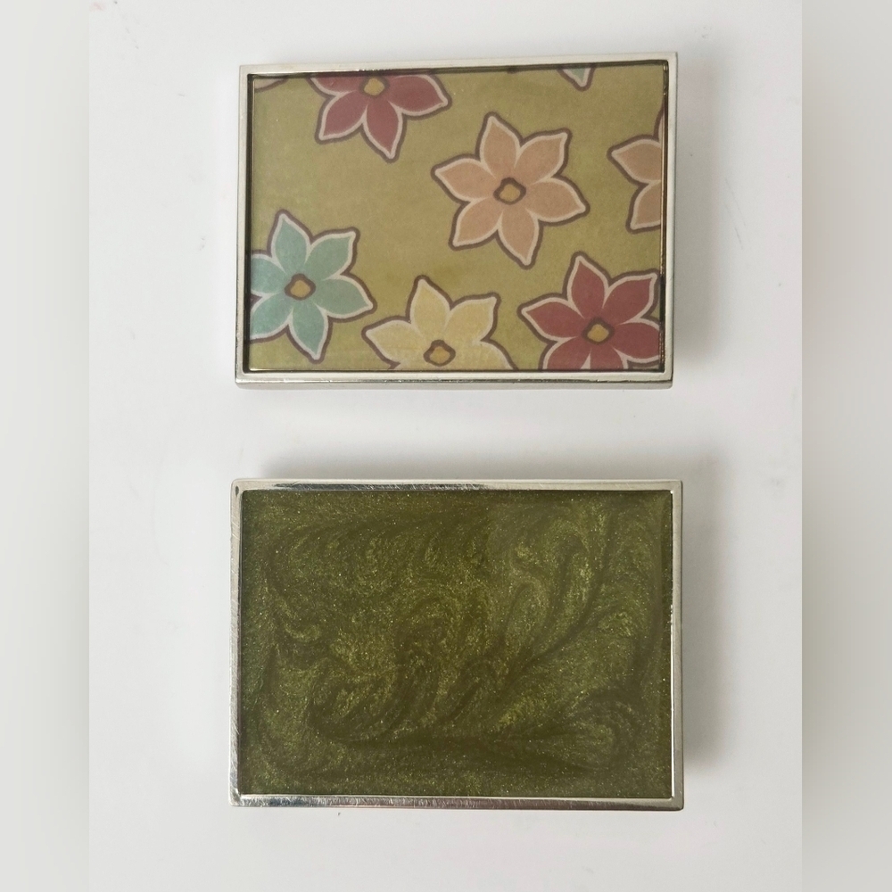 La Chik Belt Buckles Set of 2 Retro Floral Metallic Green Enamel Buckles